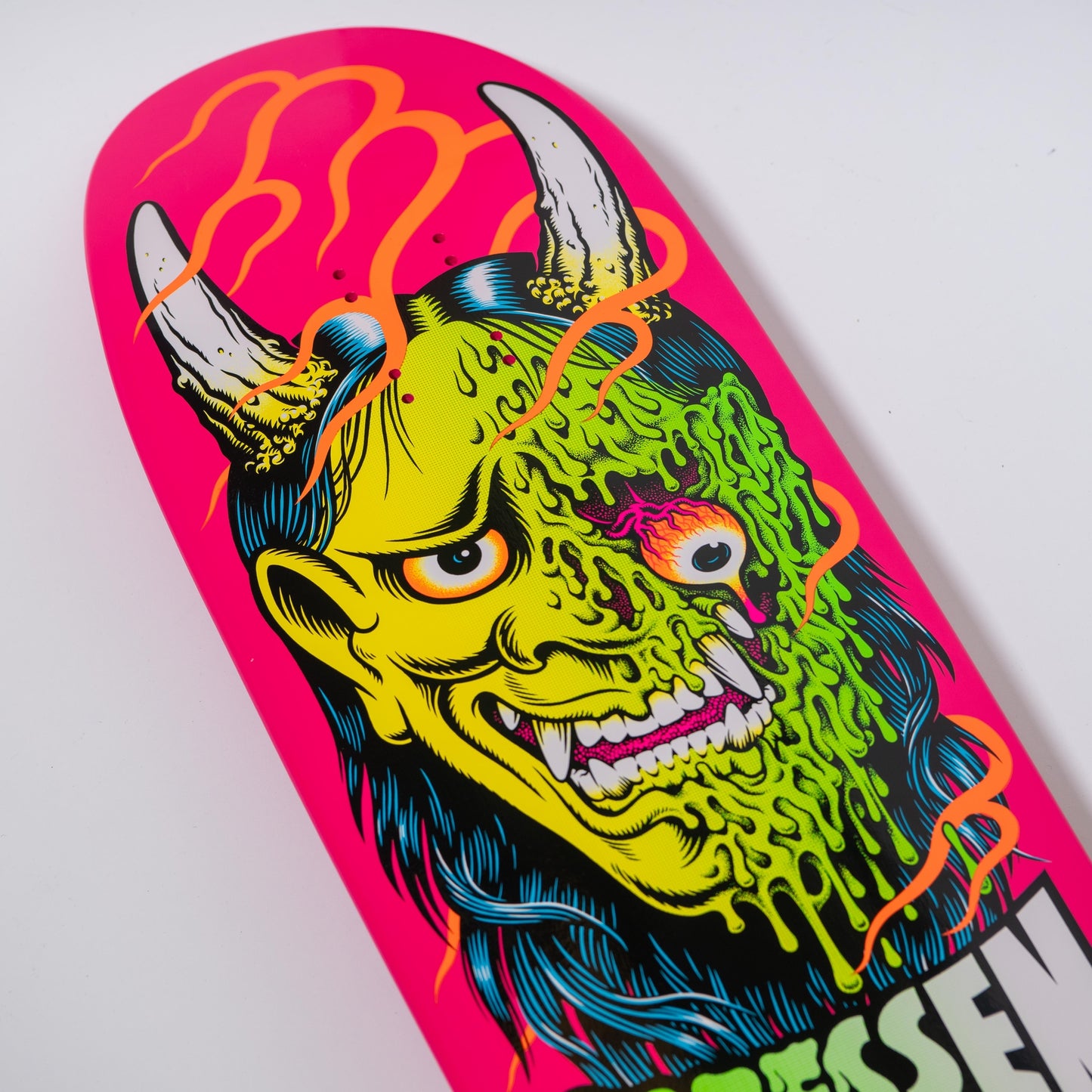 Santa Cruz - Dressen Hannya Mask Pro Shaped Deck 9.30" x 32.36"